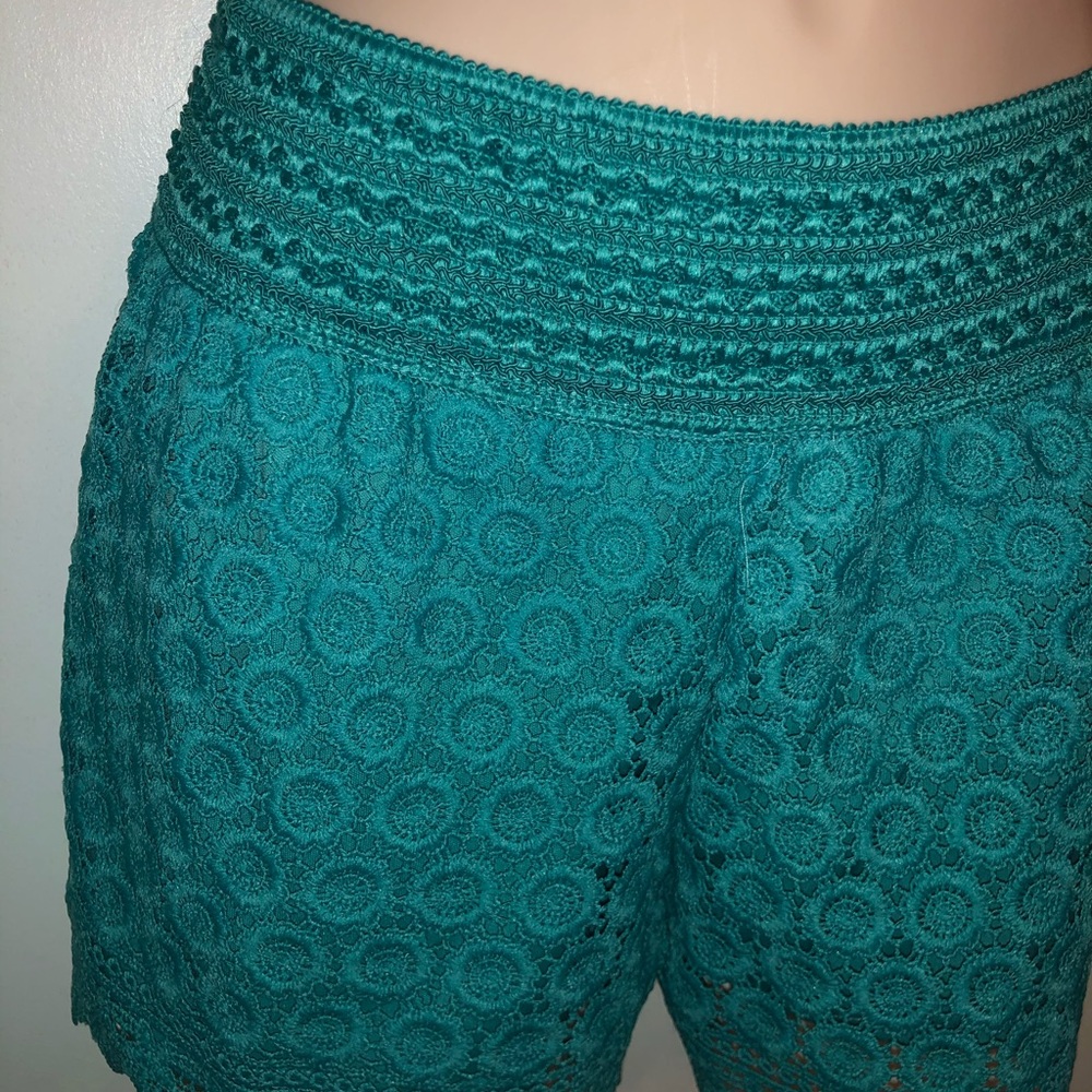 BEAUTIFUL AQUA SUMMER LACE SHORTS MEDIUM - Picture 4 of 6